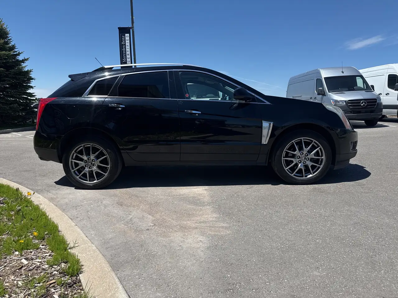 Cadillac SRX снимка Cadillac SRX