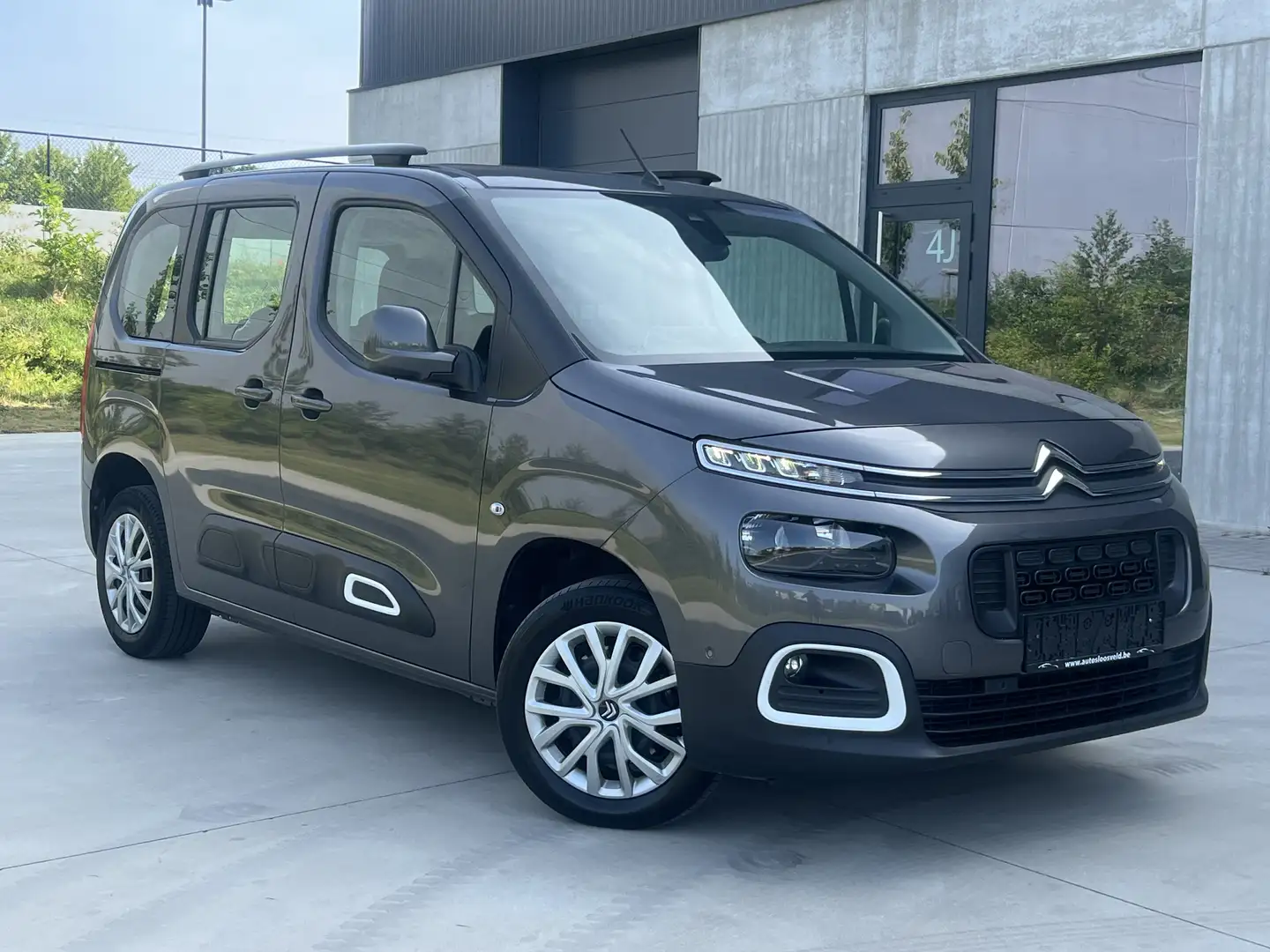 Citroen Berlingo 1.2 PureTech EURO 6d/ AUTOMAAT/ PANO/ CARPLAY/ CAM Grau - 1