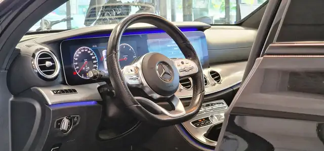 Mercedes-Benz E-Class view 14