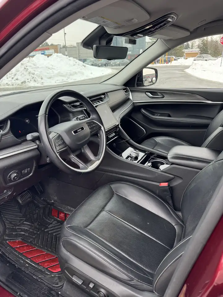 Jeep Grand Cherokee снимка Jeep Grand Cherokee