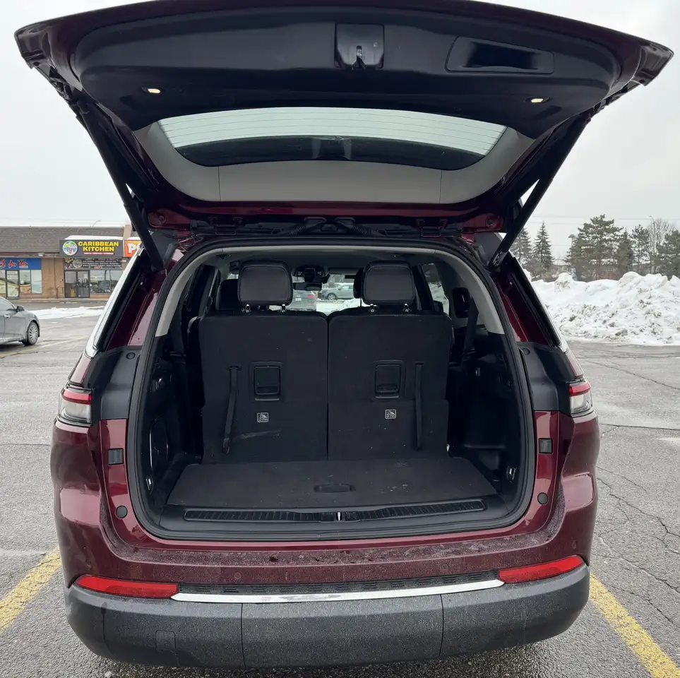 Jeep Grand Cherokee снимка Jeep Grand Cherokee
