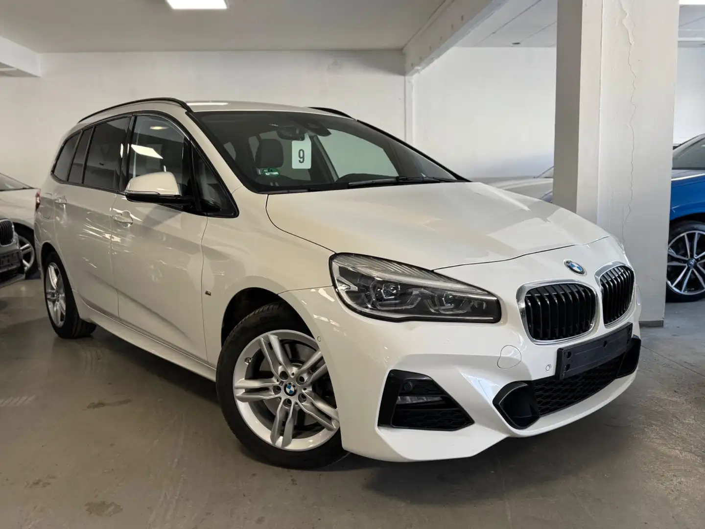 BMW 218 M SPORT/LED/NAVI/H-KARDON/PANO Weiß - 1