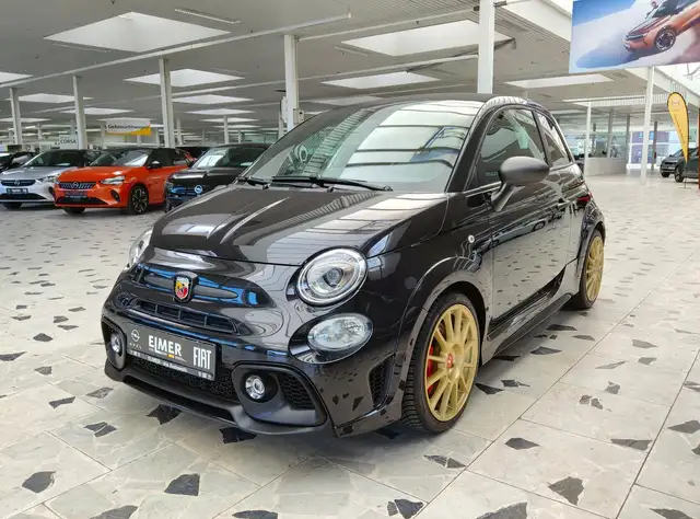 Abarth 595 view 3