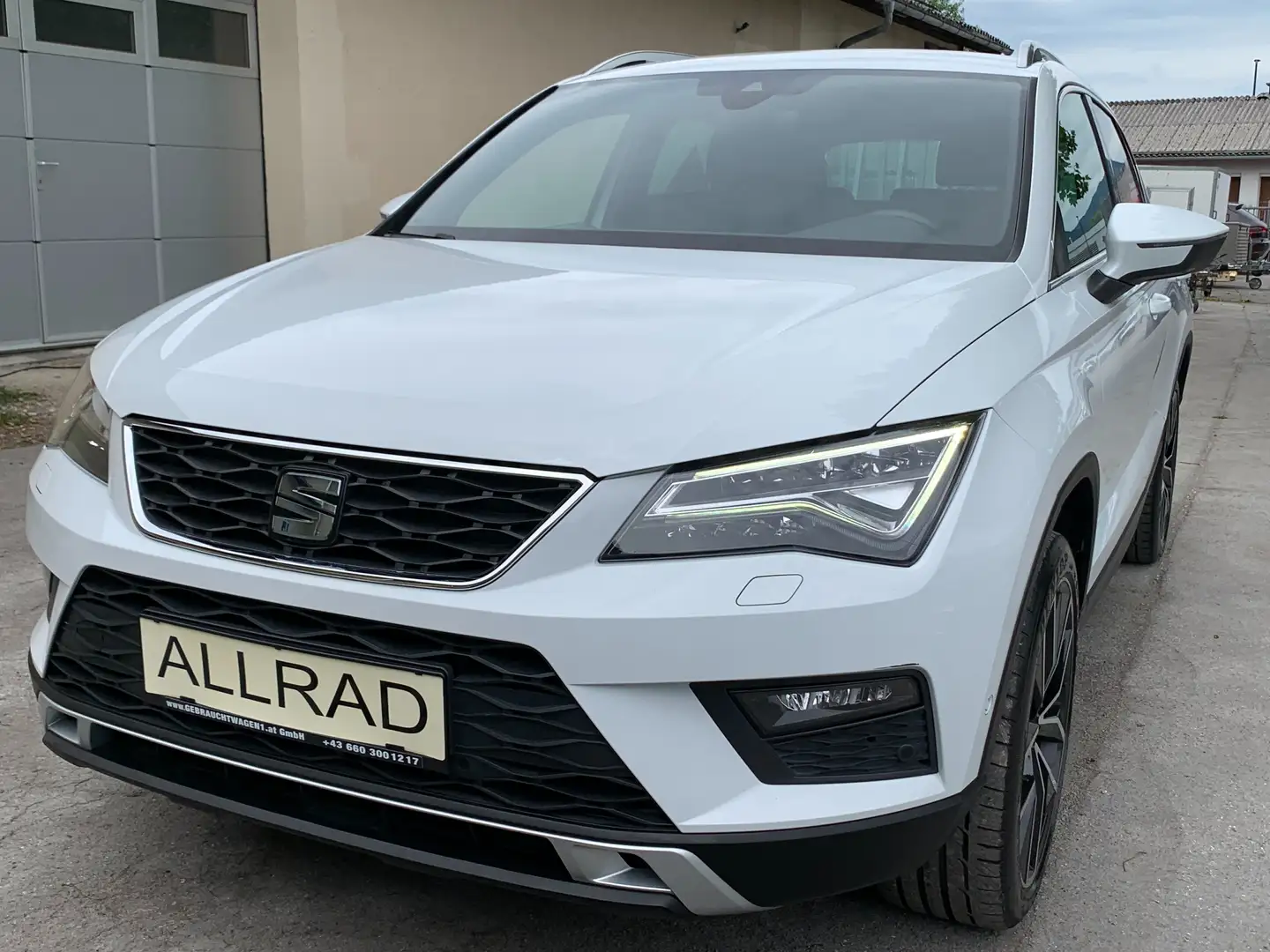 SEAT Ateca Xcellence 4Drive DSG technischer + optischer Traum Weiß - 2