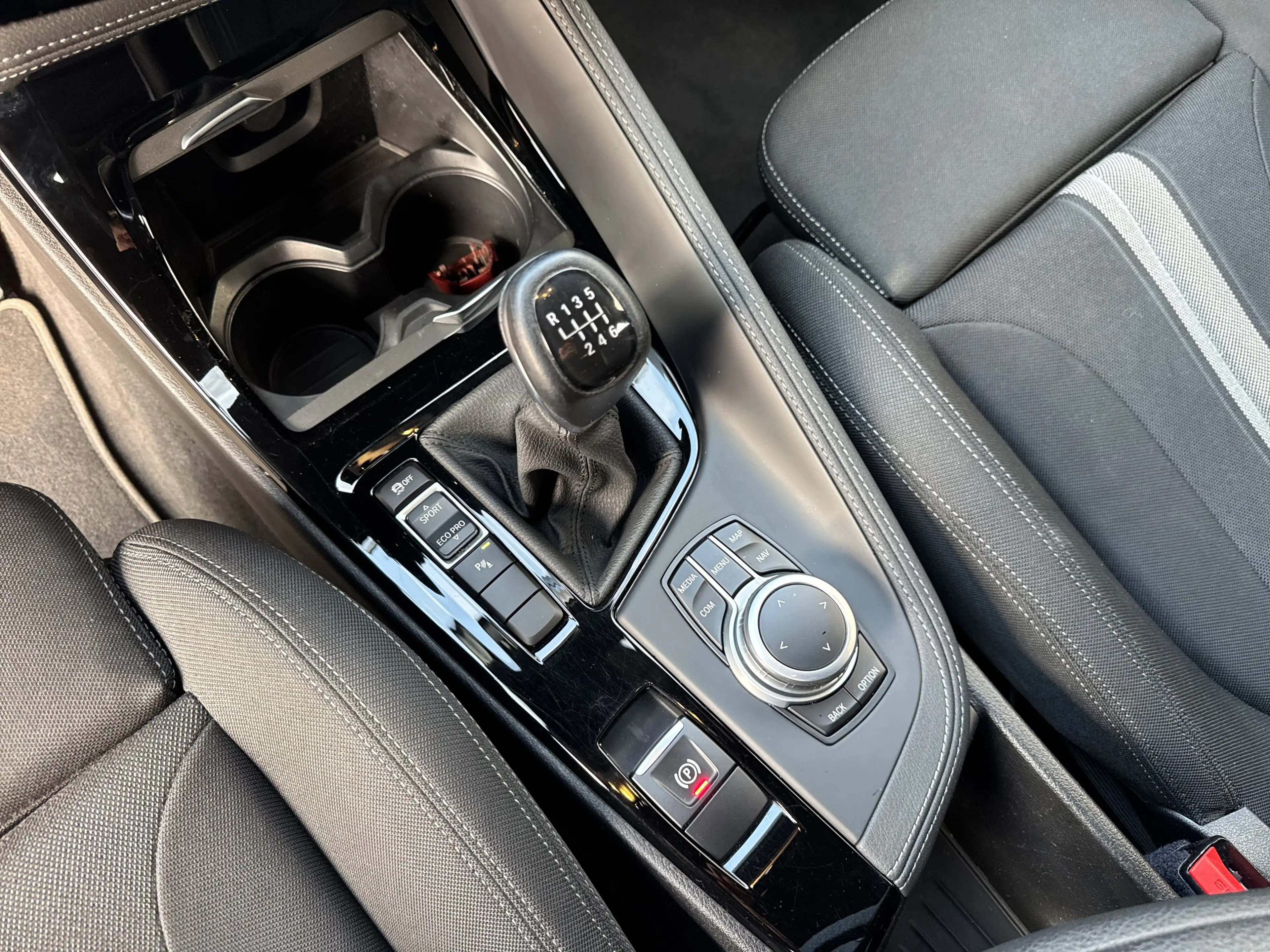 BMW X2 sDrive18i SHZ LED DAB — photo 14