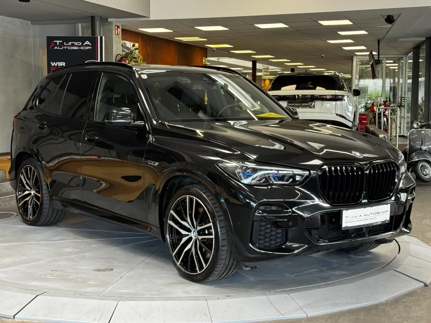 BMW X5 xDrive45e *Memory*Massage*22Zoll*LED Schwarz - 2