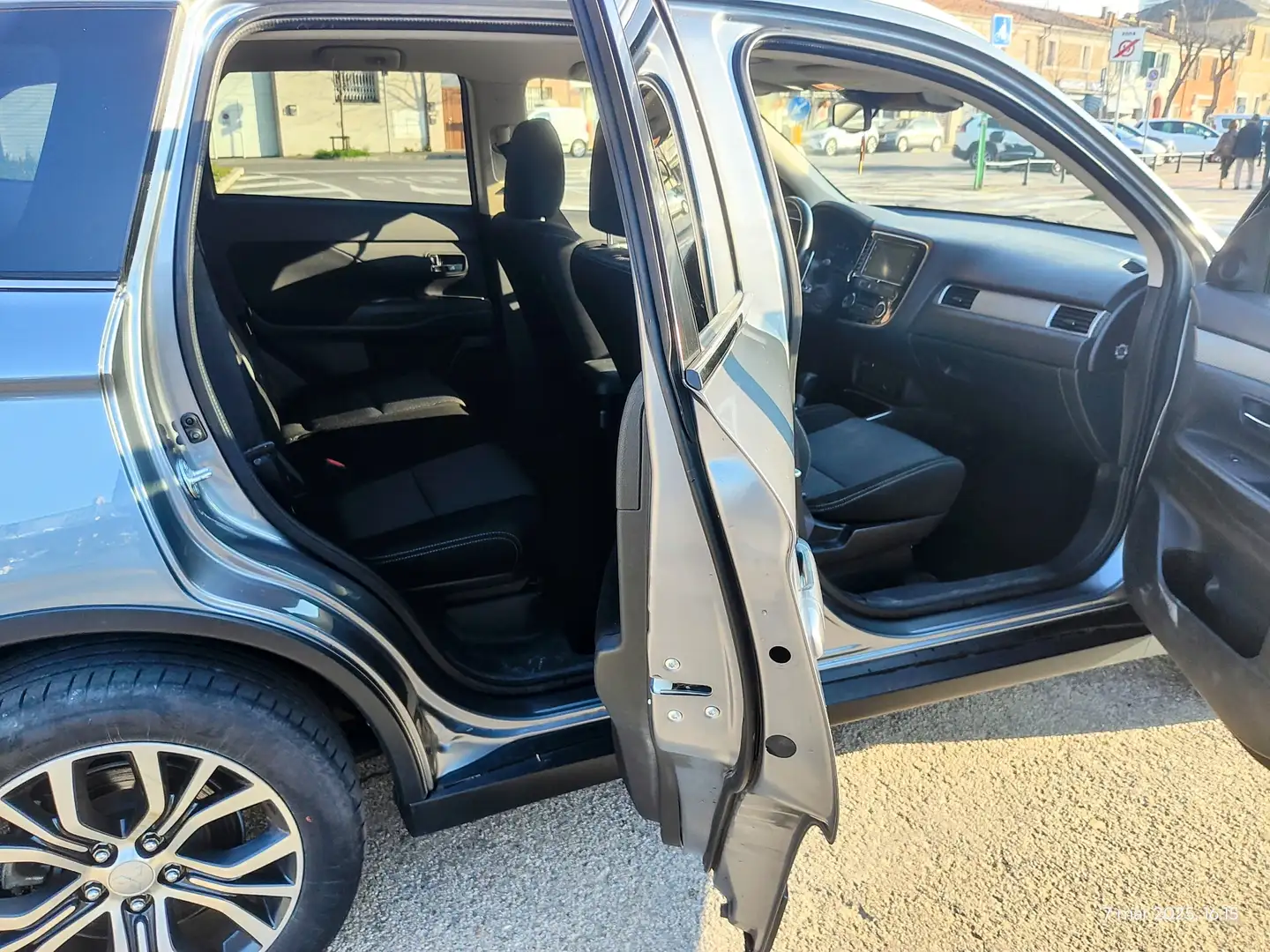 Mitsubishi Outlander Fuoristrada 7 posti - 2