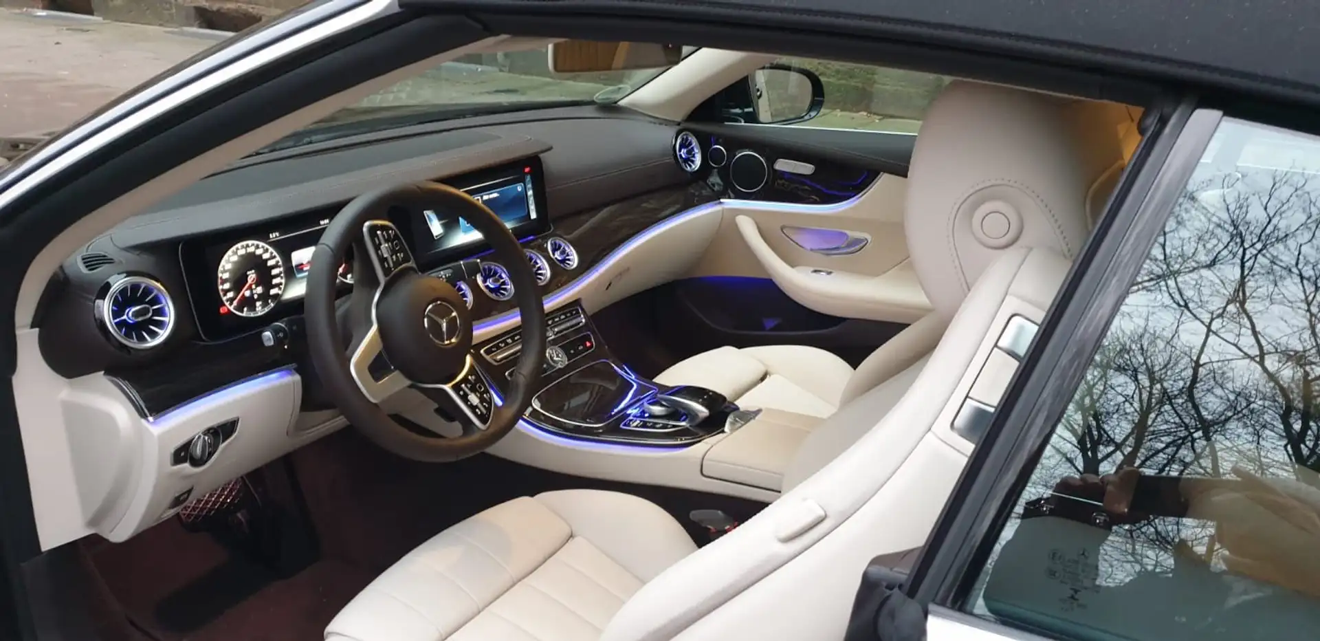 Mercedes-Benz E 400 E 400 d 4Matic Cabrio 9G-TRONIC Avantgarde Schwarz - 1