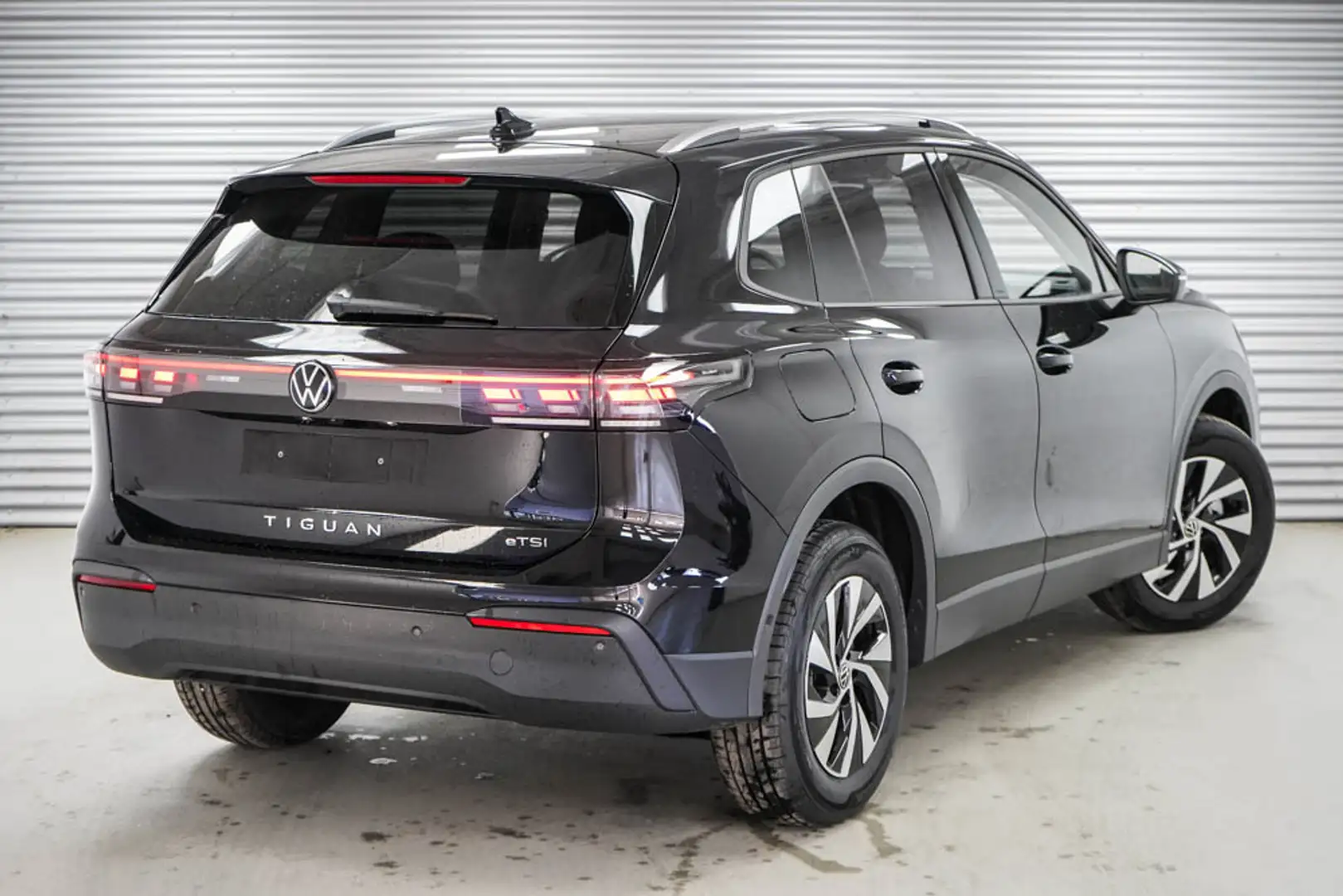 Volkswagen Tiguan 1,5 eTSI DSG Life - LAGER Schwarz - 2