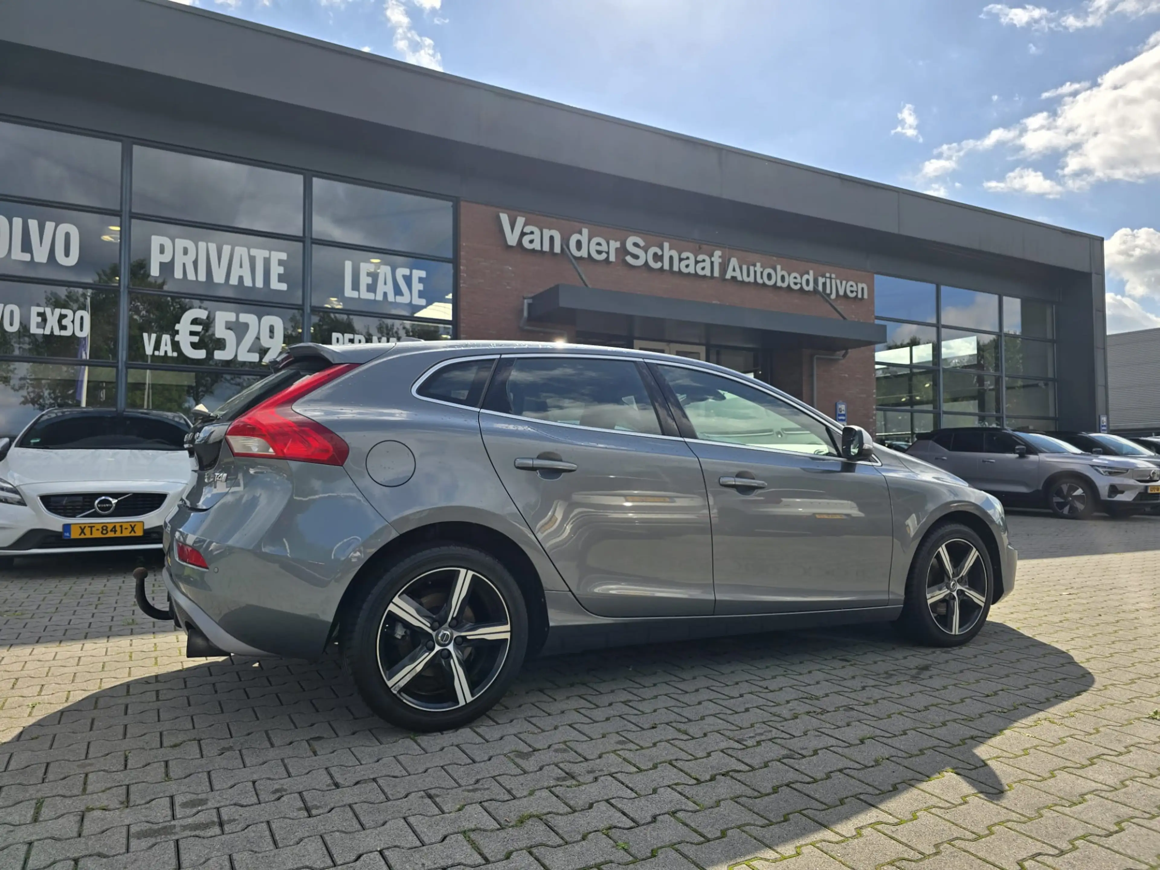 Volvo V40 2.0 T4 Business Sport — photo 3