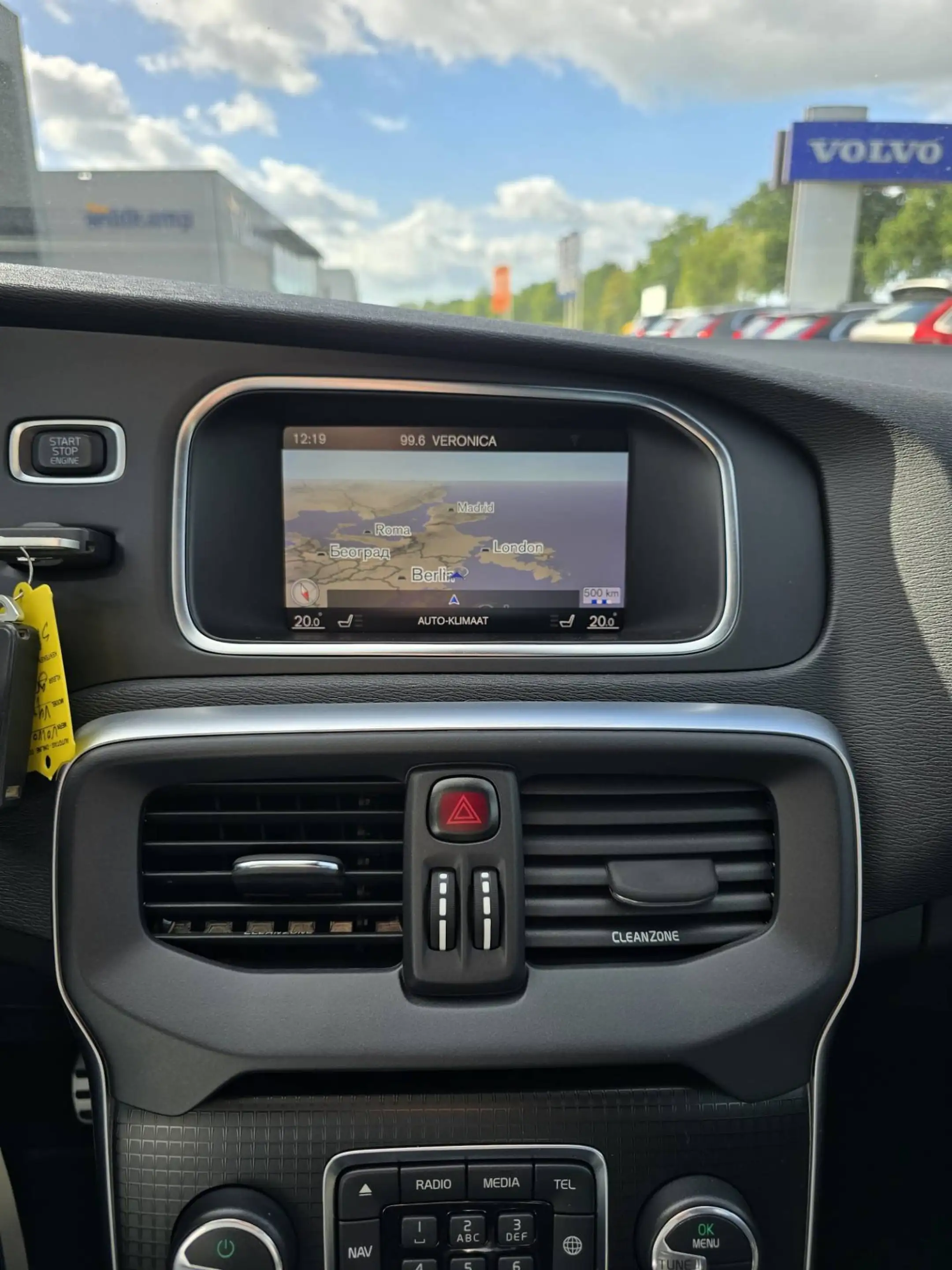 Volvo V40 2.0 T4 Business Sport — photo 11