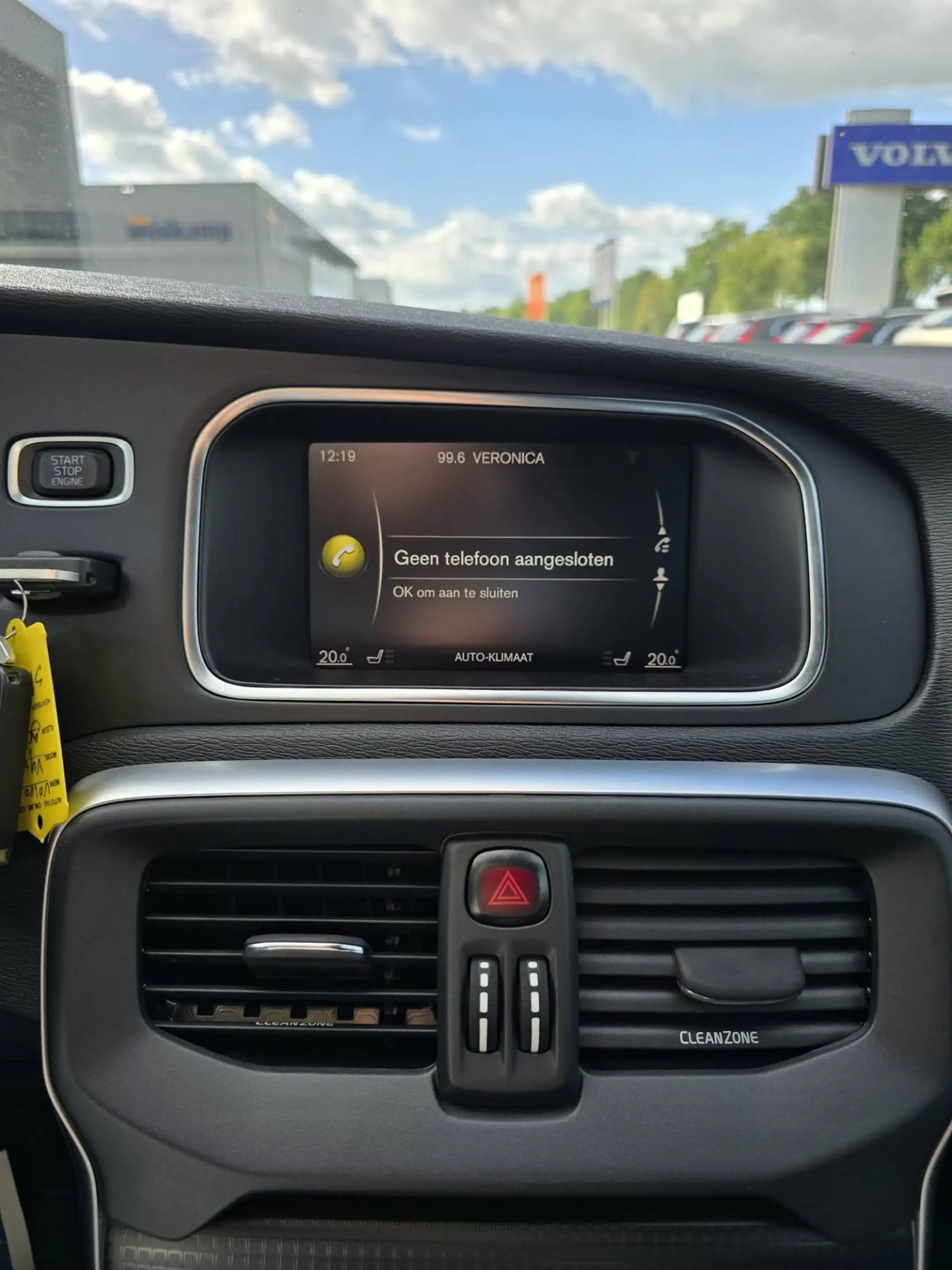 Volvo V40 2.0 T4 Business Sport — photo 12