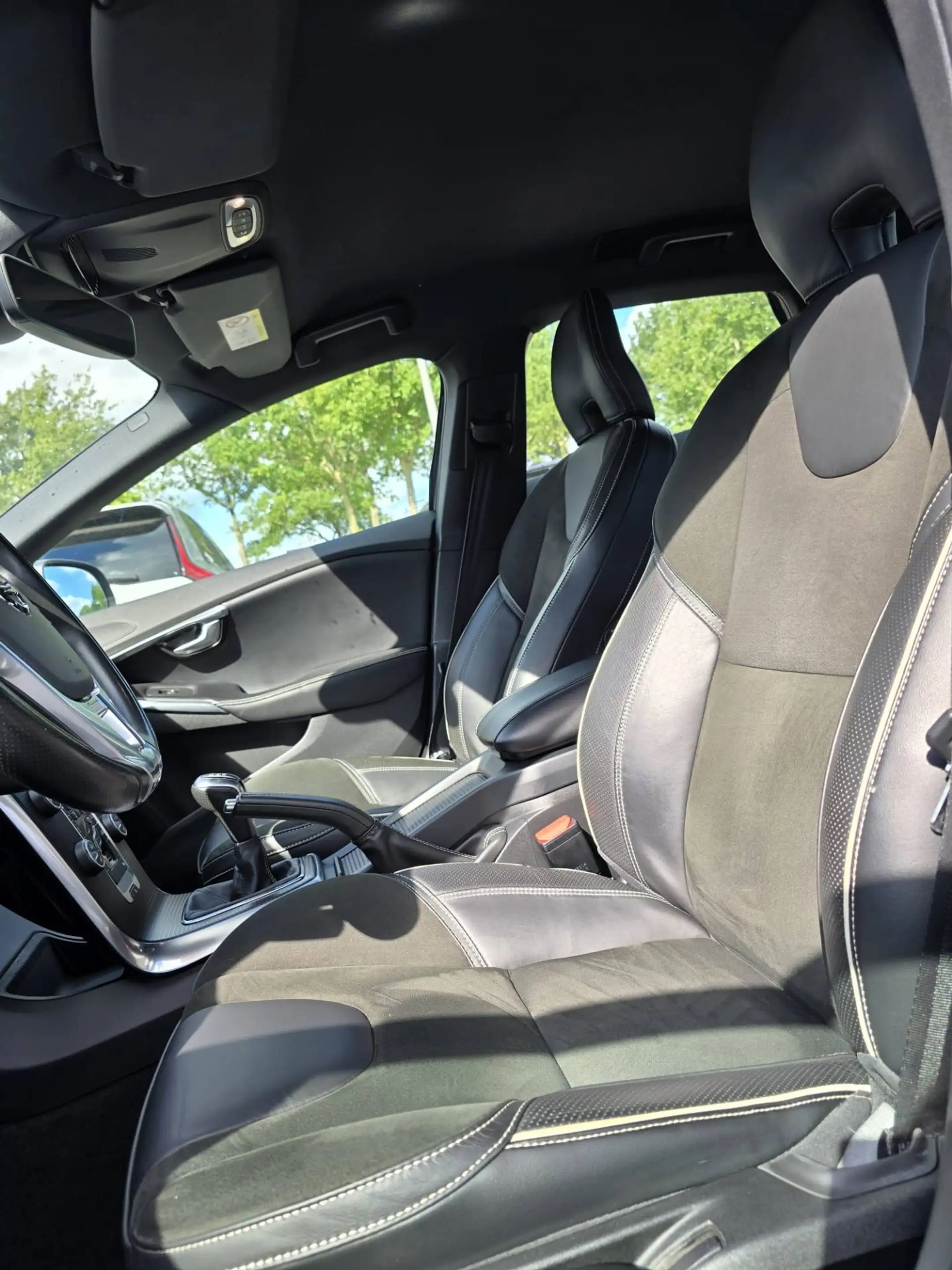 Volvo V40 2.0 T4 Business Sport — photo 13