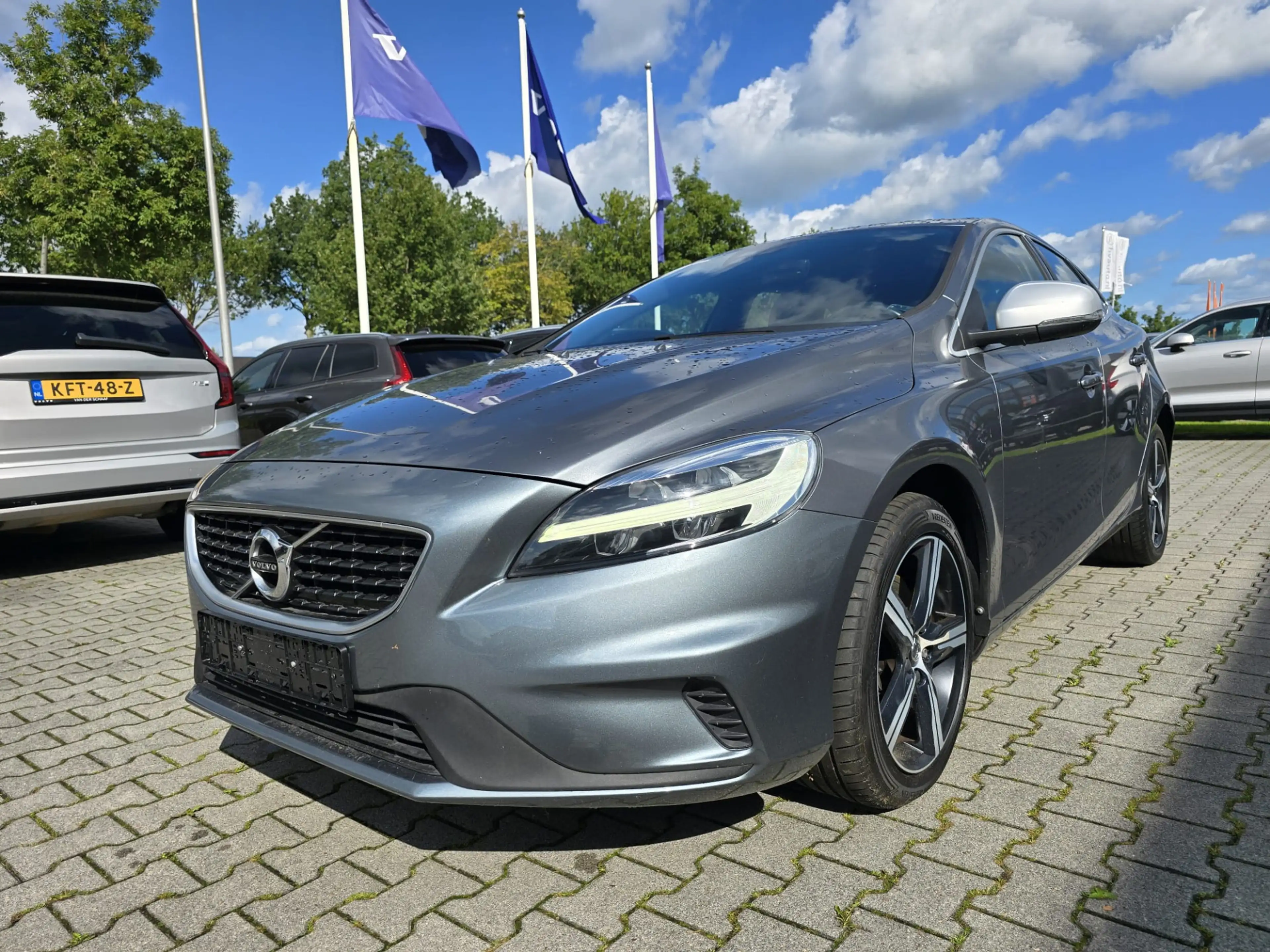 Volvo V40 2.0 T4 Business Sport — photo 5