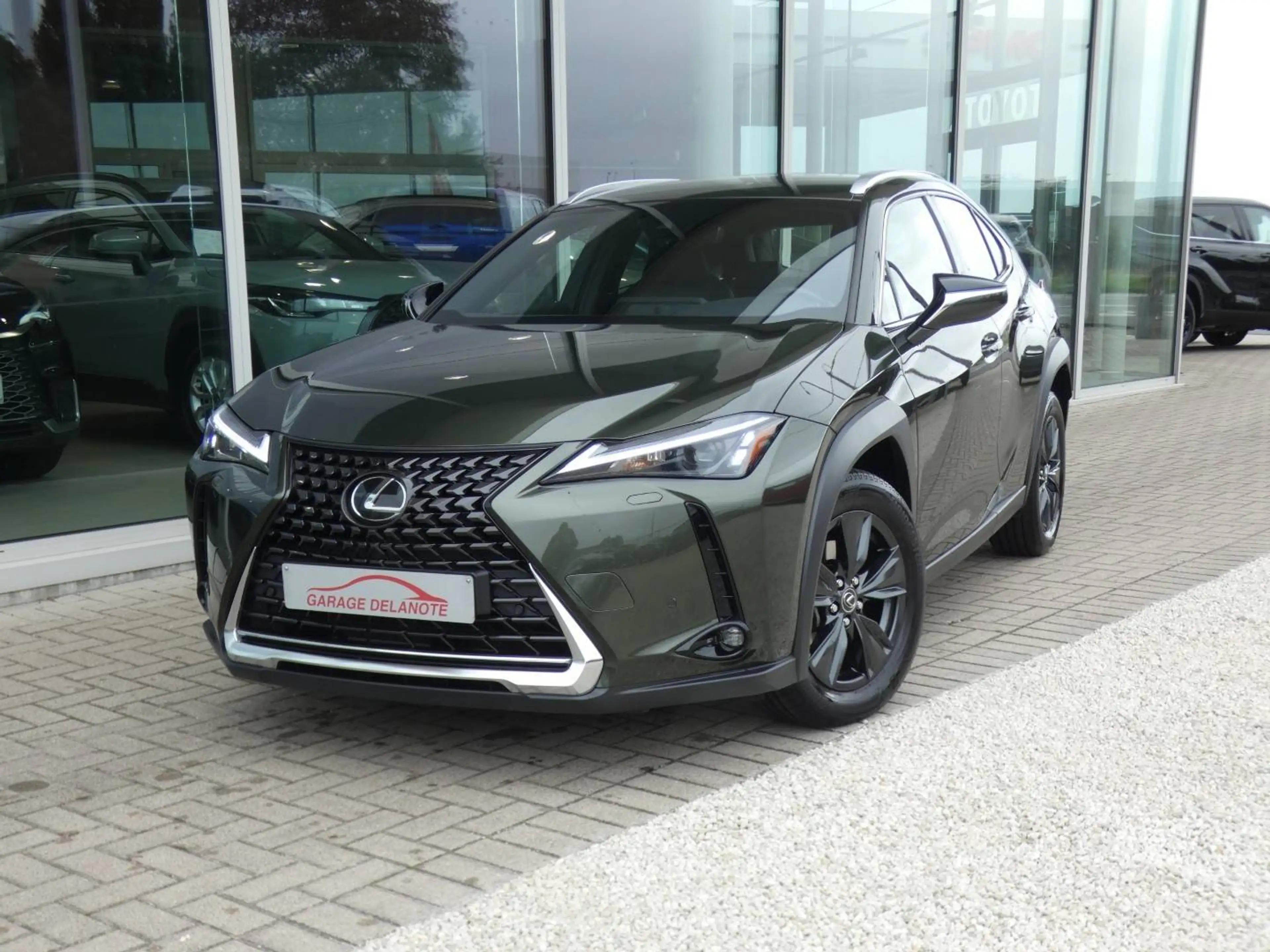 Lexus UX 250h Hybrid Business line +LEDER +Zetelverwarming +Dodehoek +Groot scherm +Elektrische zetels — photo 2