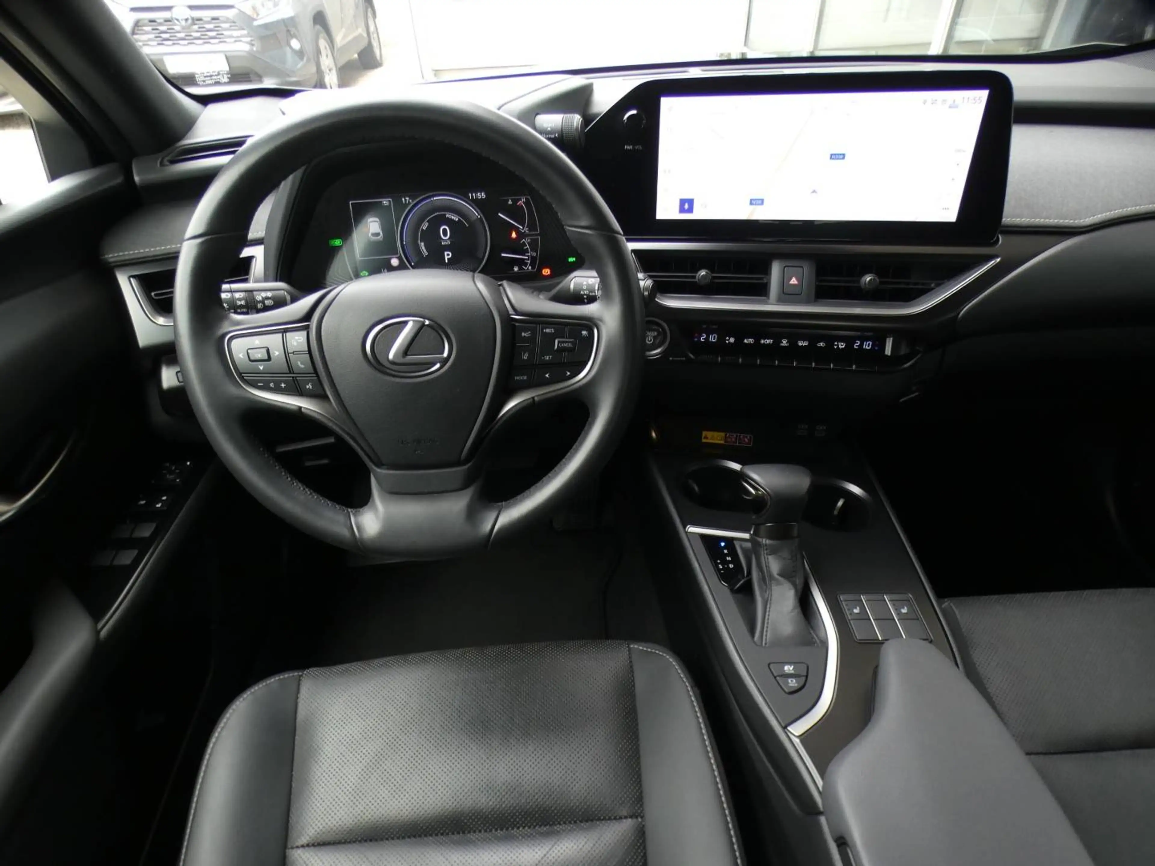 Lexus UX 250h Hybrid Business line +LEDER +Zetelverwarming +Dodehoek +Groot scherm +Elektrische zetels — photo 8