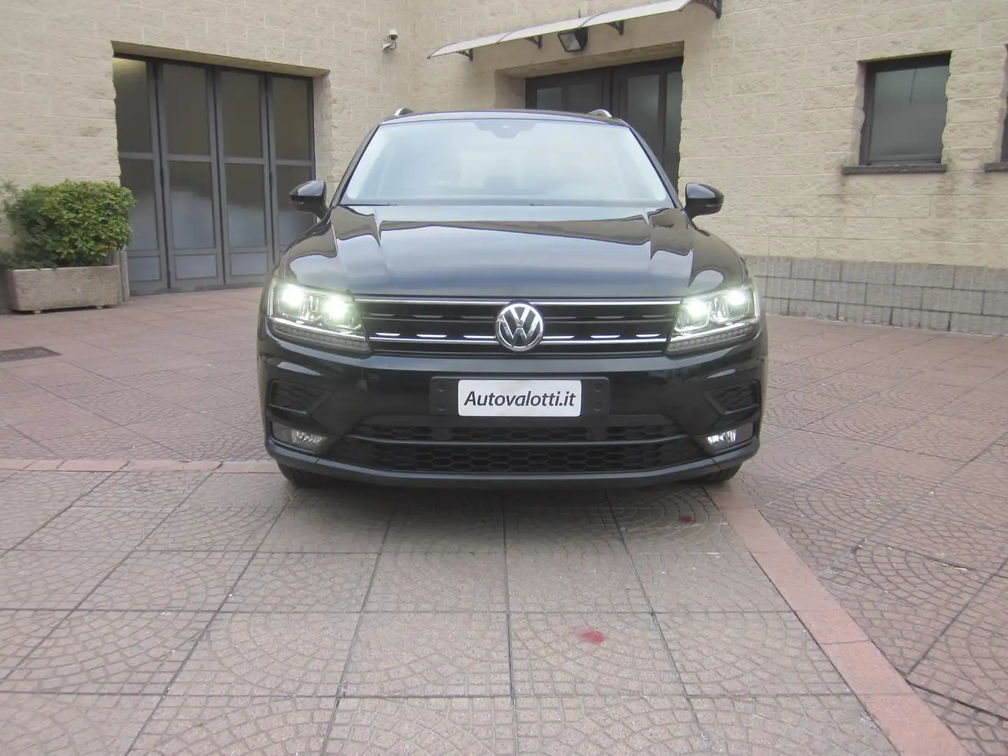 Volkswagen Tiguan 2.0 TDI SCR DSG Advanced BlueMotion Technology Noir - 2