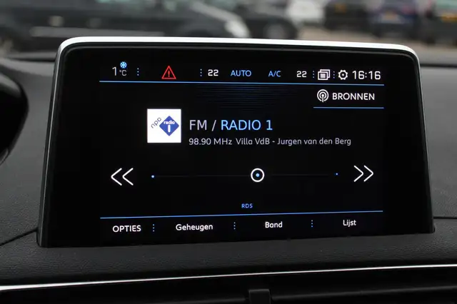 Peugeot 3008 view 10