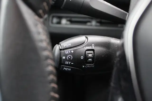 Peugeot 3008 view 17