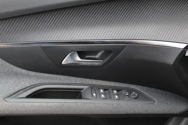 Peugeot 3008 view 18