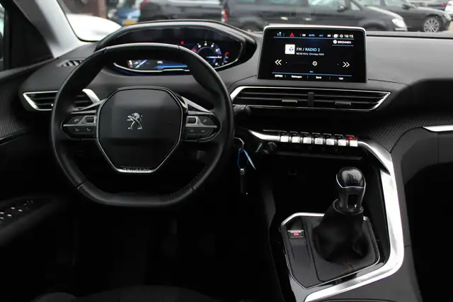 Peugeot 3008 view 6