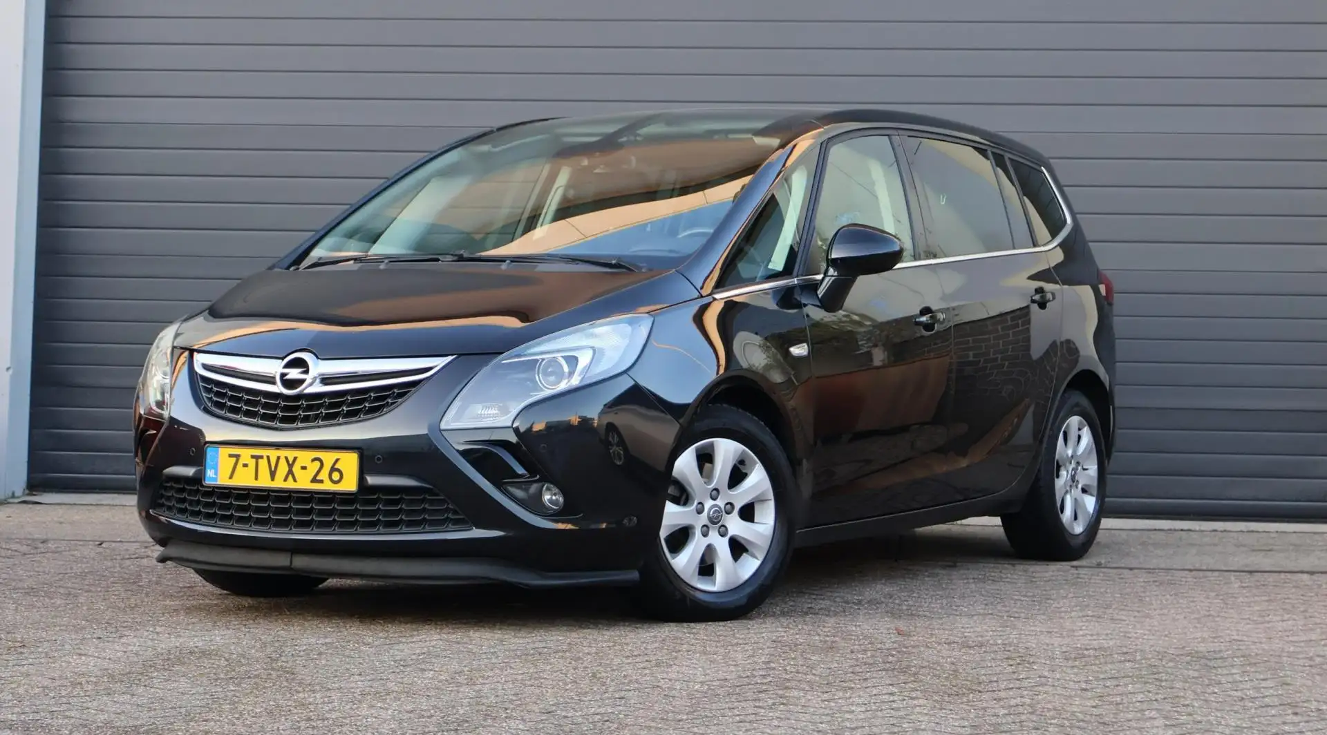 Opel Zafira Tourer 1.4 Business+ 7p. Pano/Navi/Cruise/Clima/Trekhaak Noir - 2