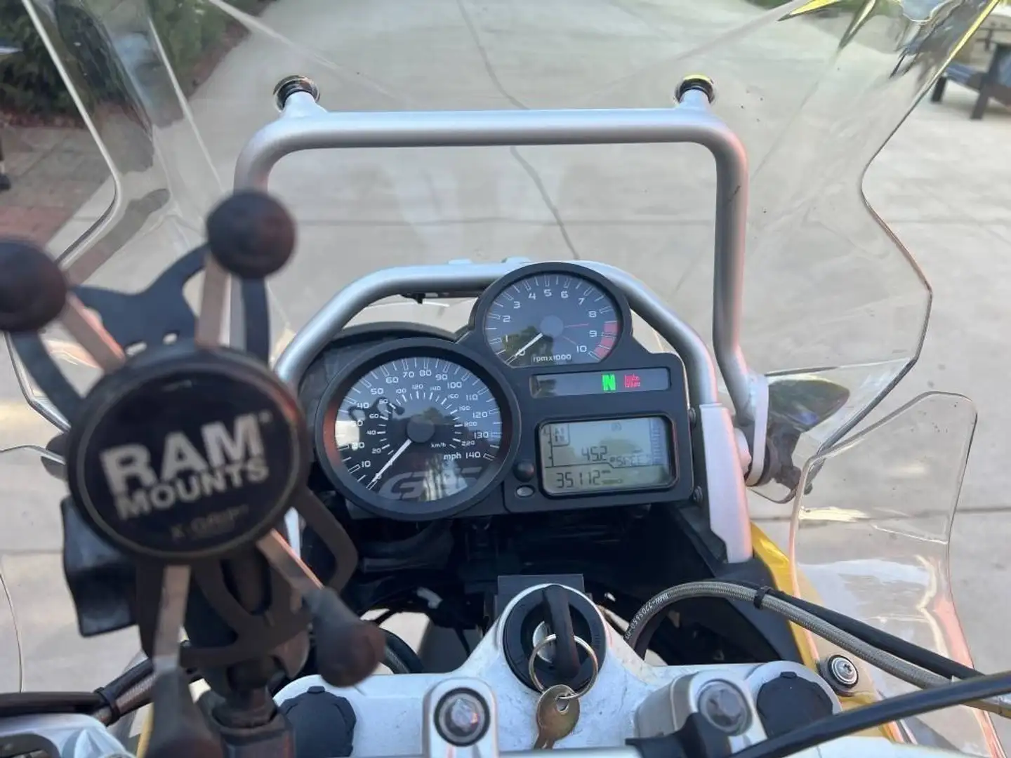 BMW R 1200 GS Jaune - 1