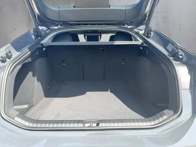 Audi E-Tron view 15