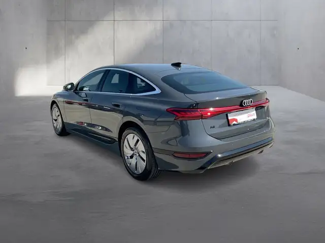 Audi E-Tron view 3