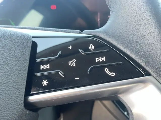 Audi E-Tron view 13