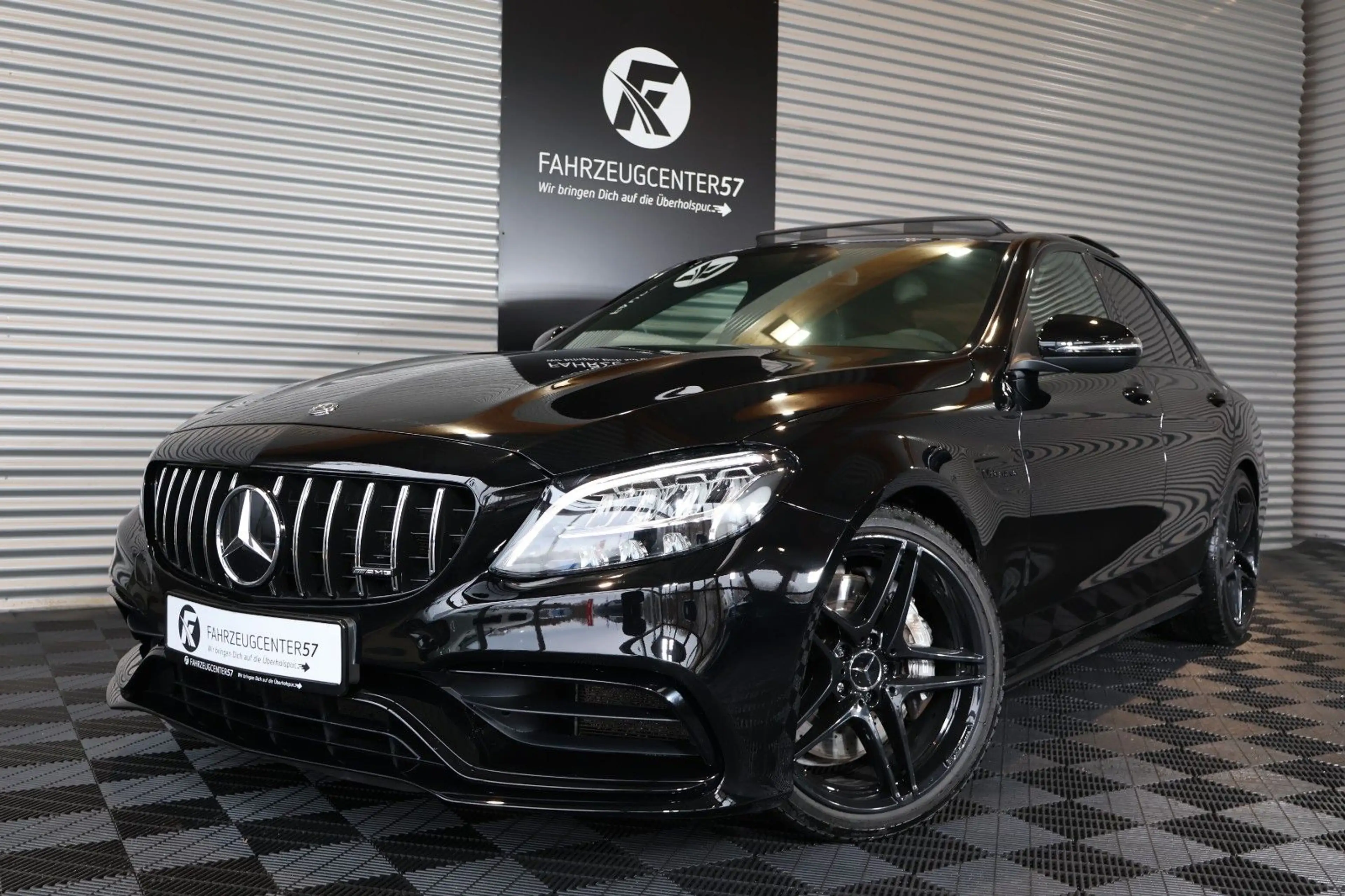 Mercedes-Benz C 63 AMG /BURMESTER/CARPLAY/PANO/RÜCKFAHRKAMERA