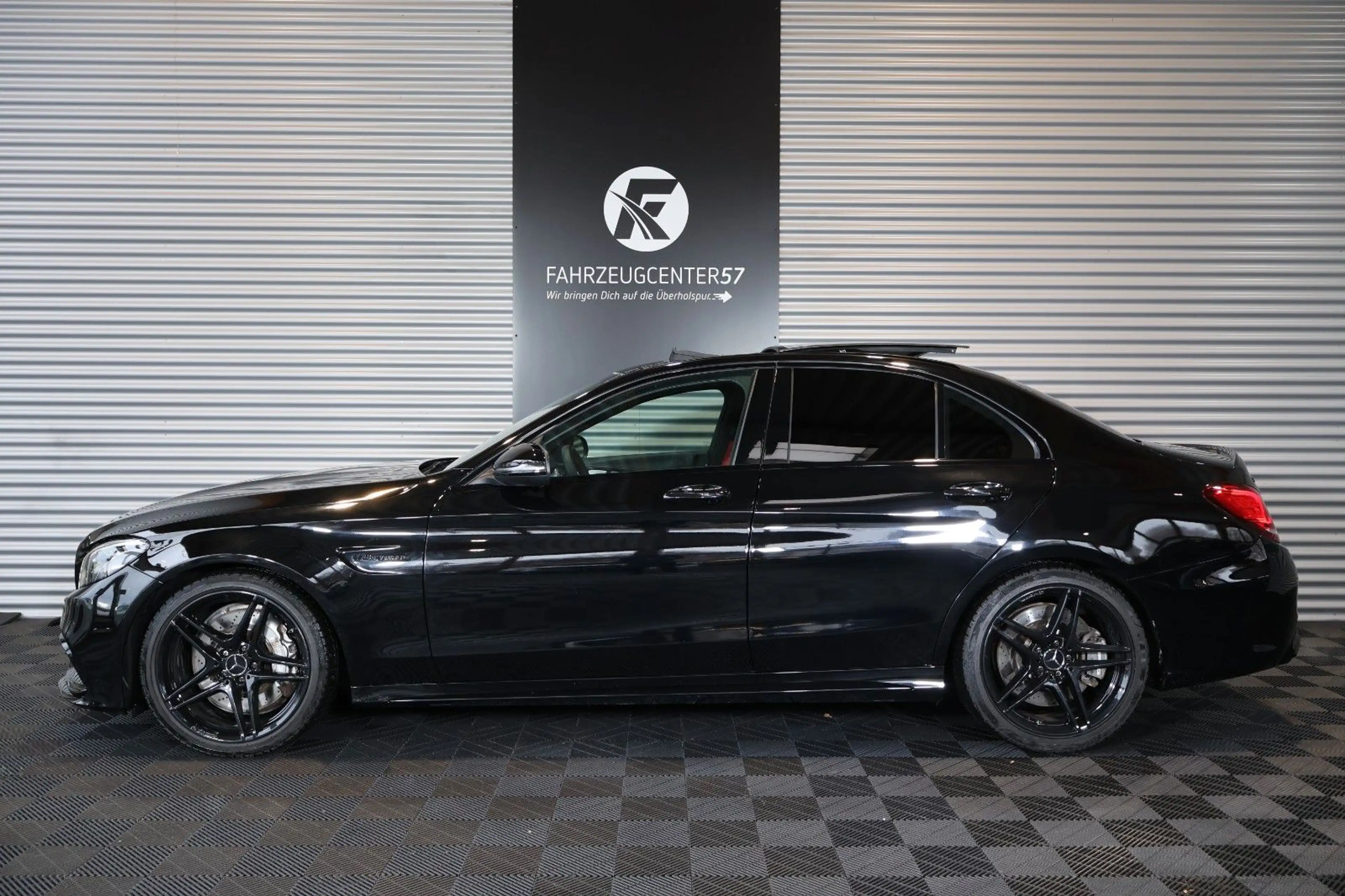 Mercedes-Benz C 63 AMG /BURMESTER/CARPLAY/PANO/RÜCKFAHRKAMERA — photo 2
