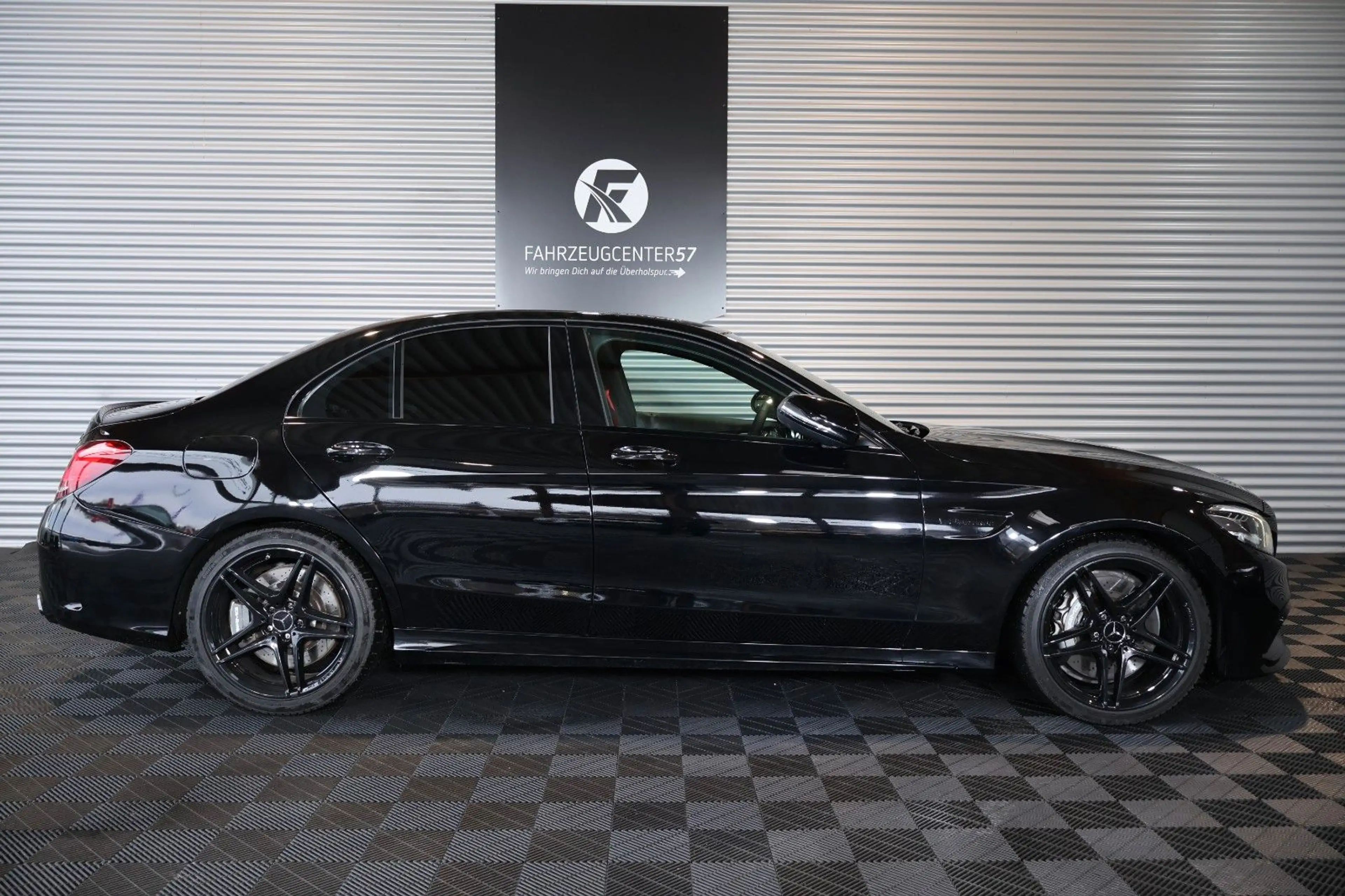 Mercedes-Benz C 63 AMG /BURMESTER/CARPLAY/PANO/RÜCKFAHRKAMERA — photo 5