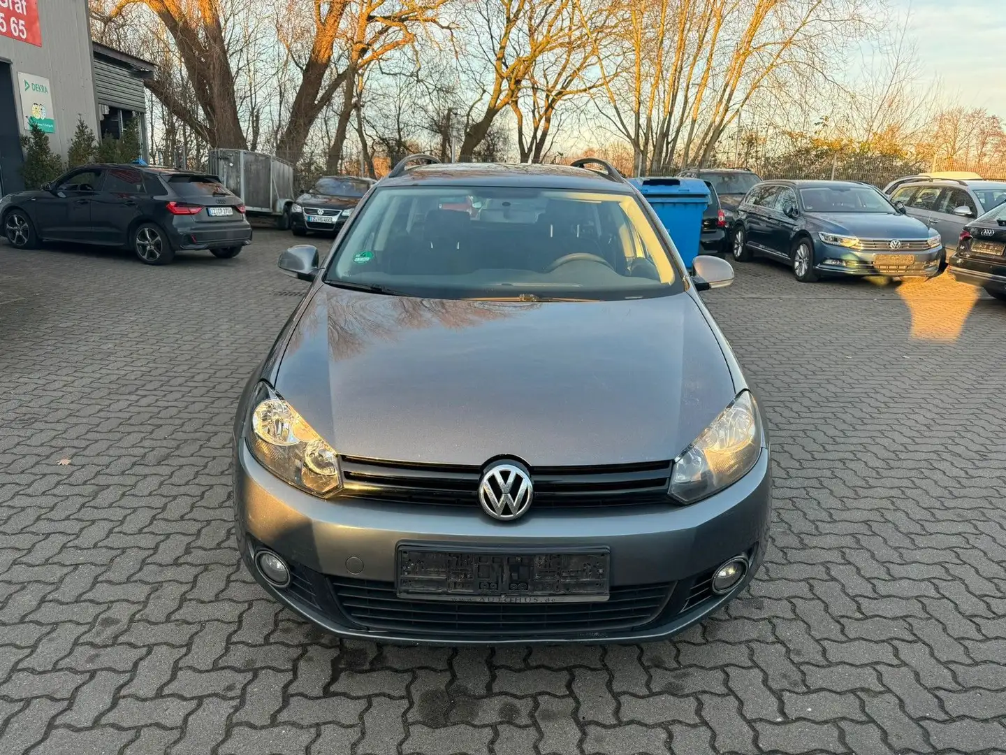 Volkswagen Golf VI Variant Trendline KLIMATR°NAVI° Grau - 2