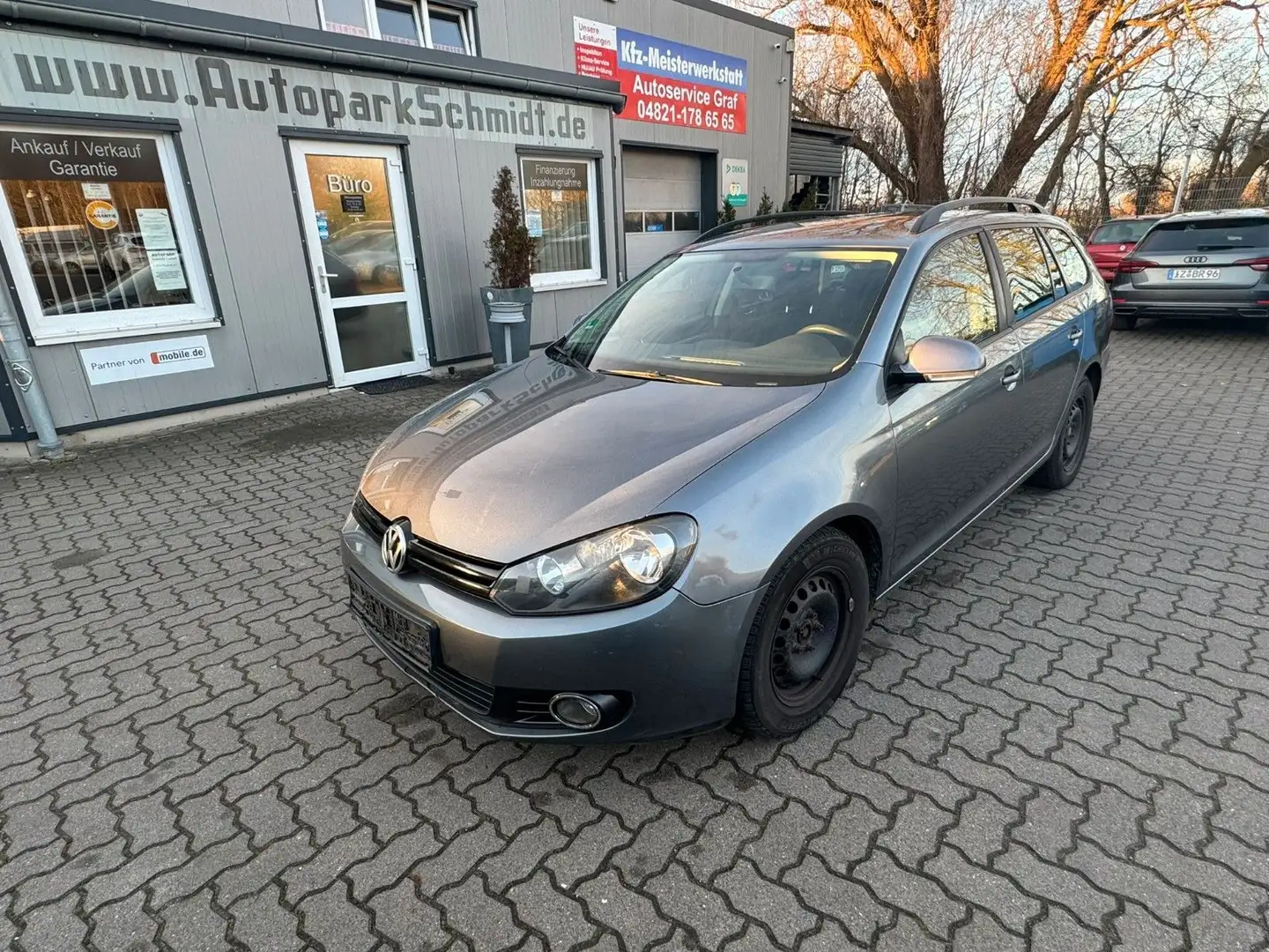 Volkswagen Golf VI Variant Trendline KLIMATR°NAVI° Grau - 1