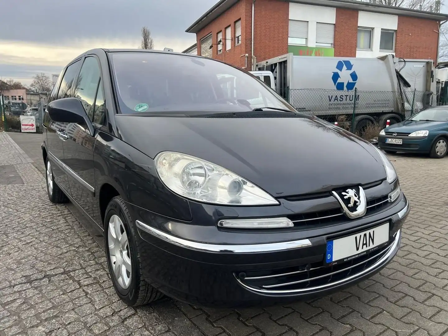 Peugeot 807 2.0 HDI Allure,Klima,PDC,MEM,7Sitzer,1Hand Grijs - 1