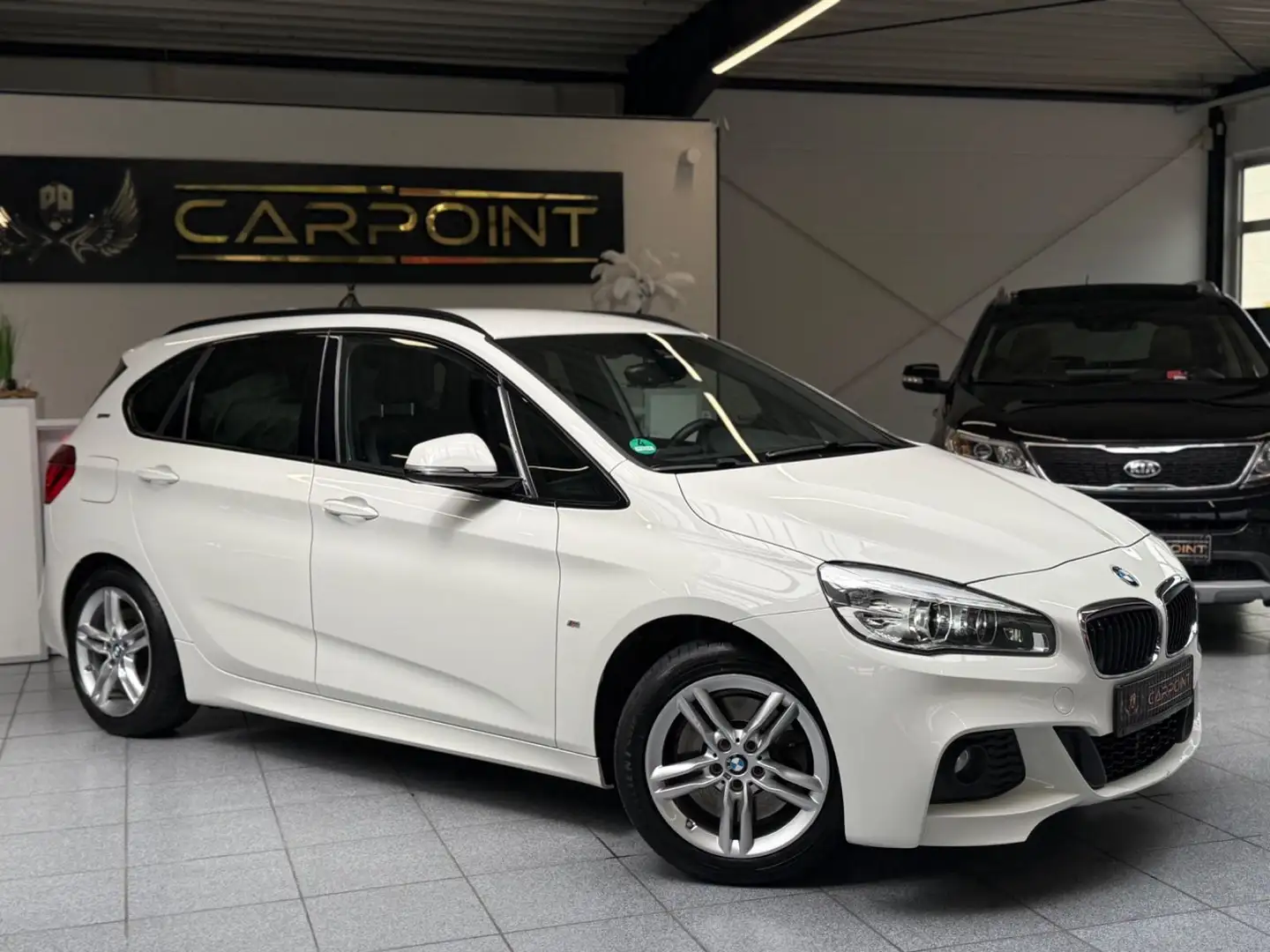 BMW 225 .  M-Paket/Xenon/Navi/Automatik Weiß - 2