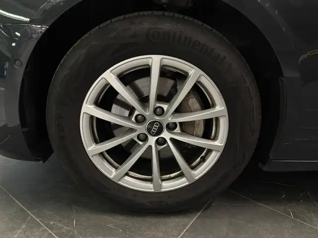 Audi A6 view 13