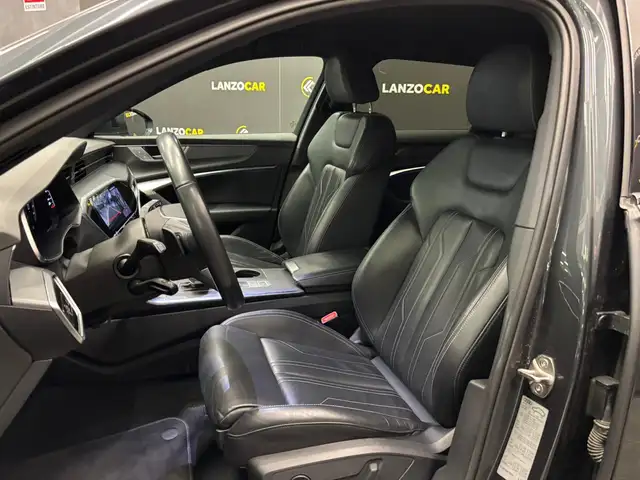 Audi A6 view 12