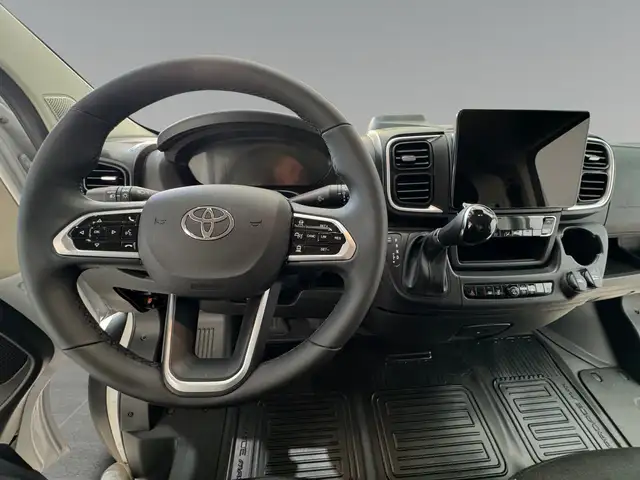 Toyota Proace Max view 10