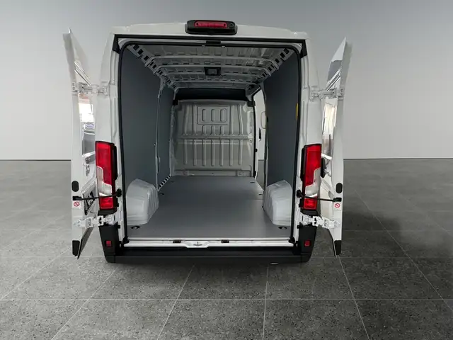 Toyota Proace Max view 5