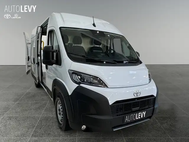 Toyota Proace Max view 7