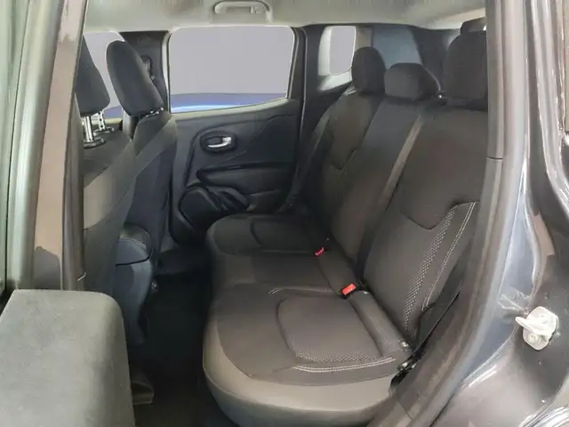 Jeep Renegade view 13