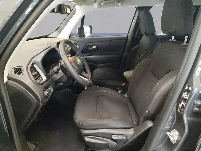 Jeep Renegade view 10