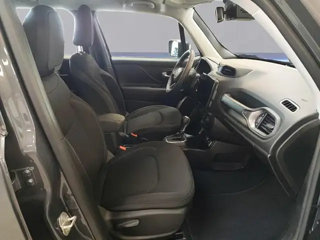 Jeep Renegade view 14