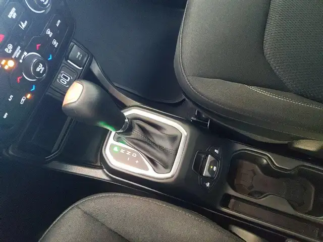 Jeep Renegade view 22