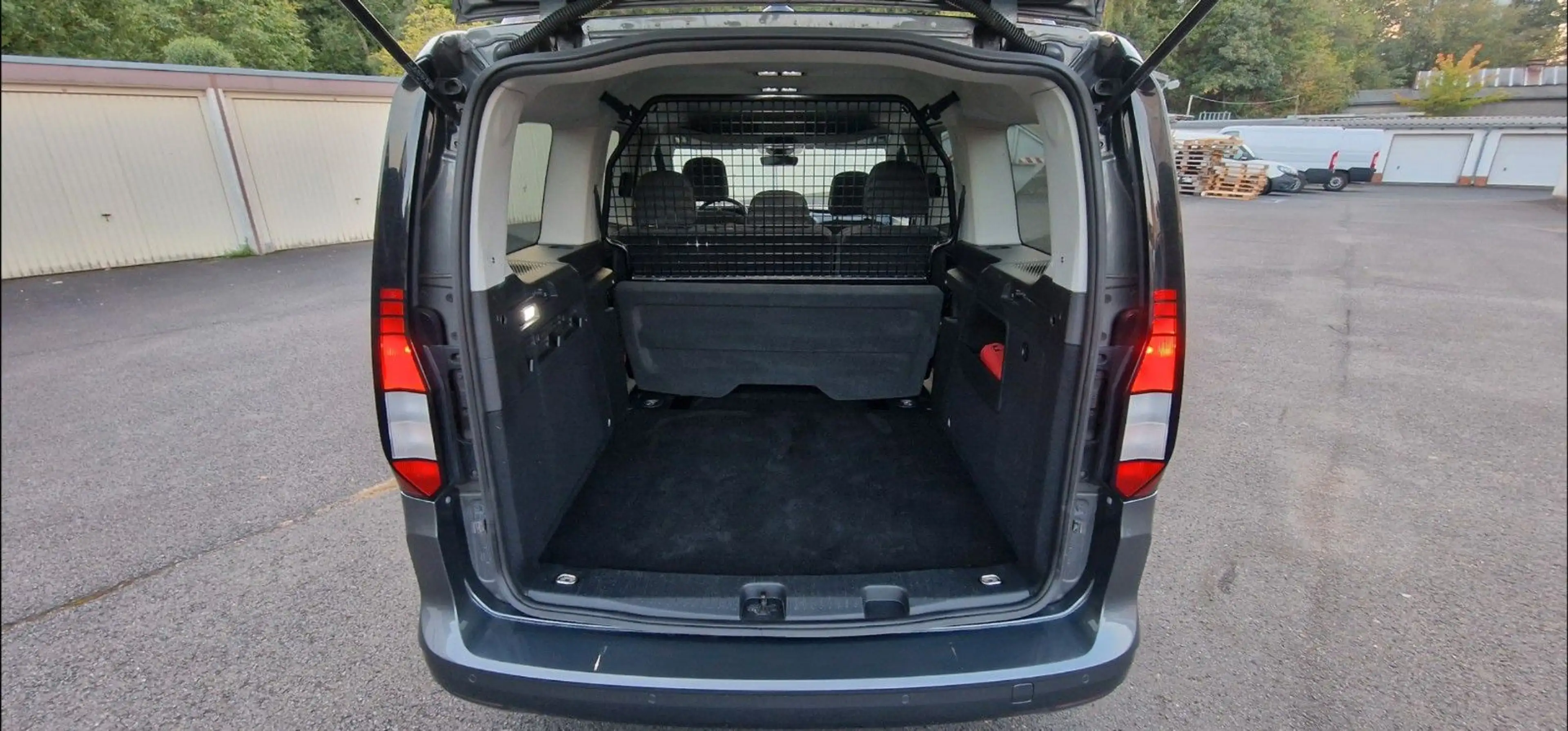 Volkswagen Caddy 2,0TDI 90kW DSG LED*Navi*3xAssist*1Hd — photo 13
