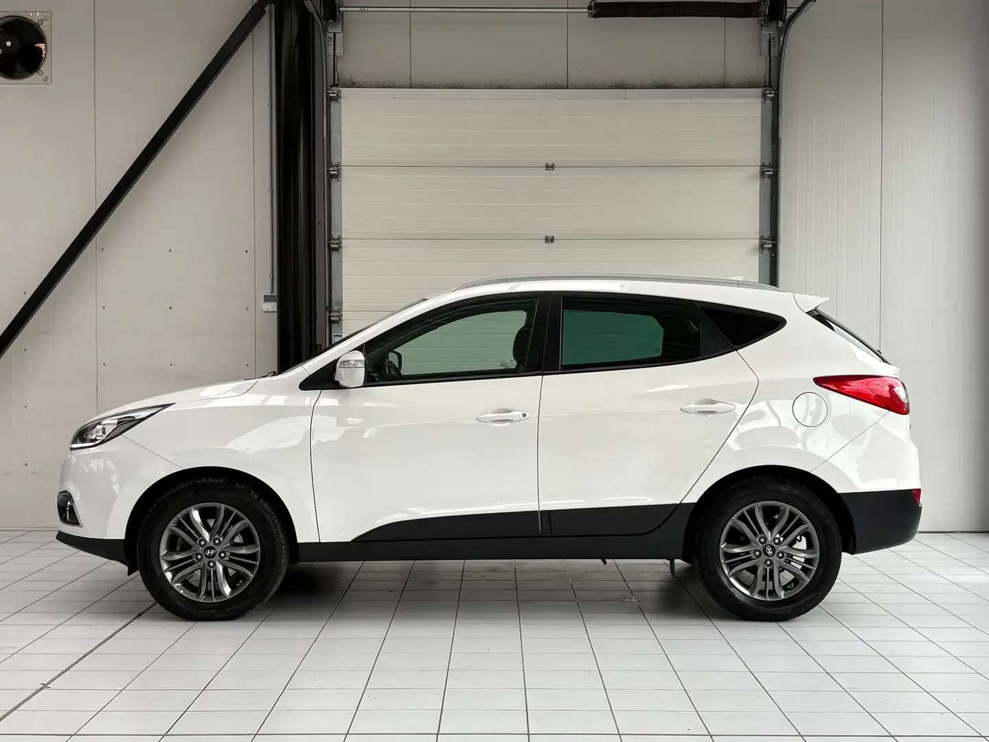 Hyundai iX35 1.7 CRDi *GPS * CUIR * CAMERA * JANTES * CARNET * Blanc - 2