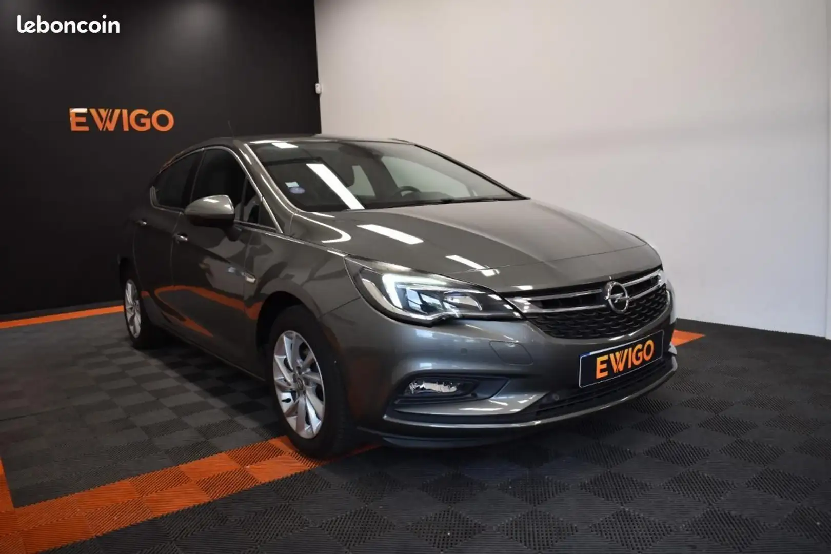 Opel Astra GENERATION-V 1.0 105ch INNOVATION RADAR AV AR SUIV Gris - 1