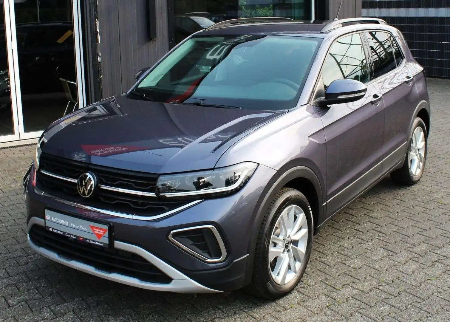 Volkswagen T-Cross 1.0 TSI 85 kW/115PS Life, DSG Gris - 1